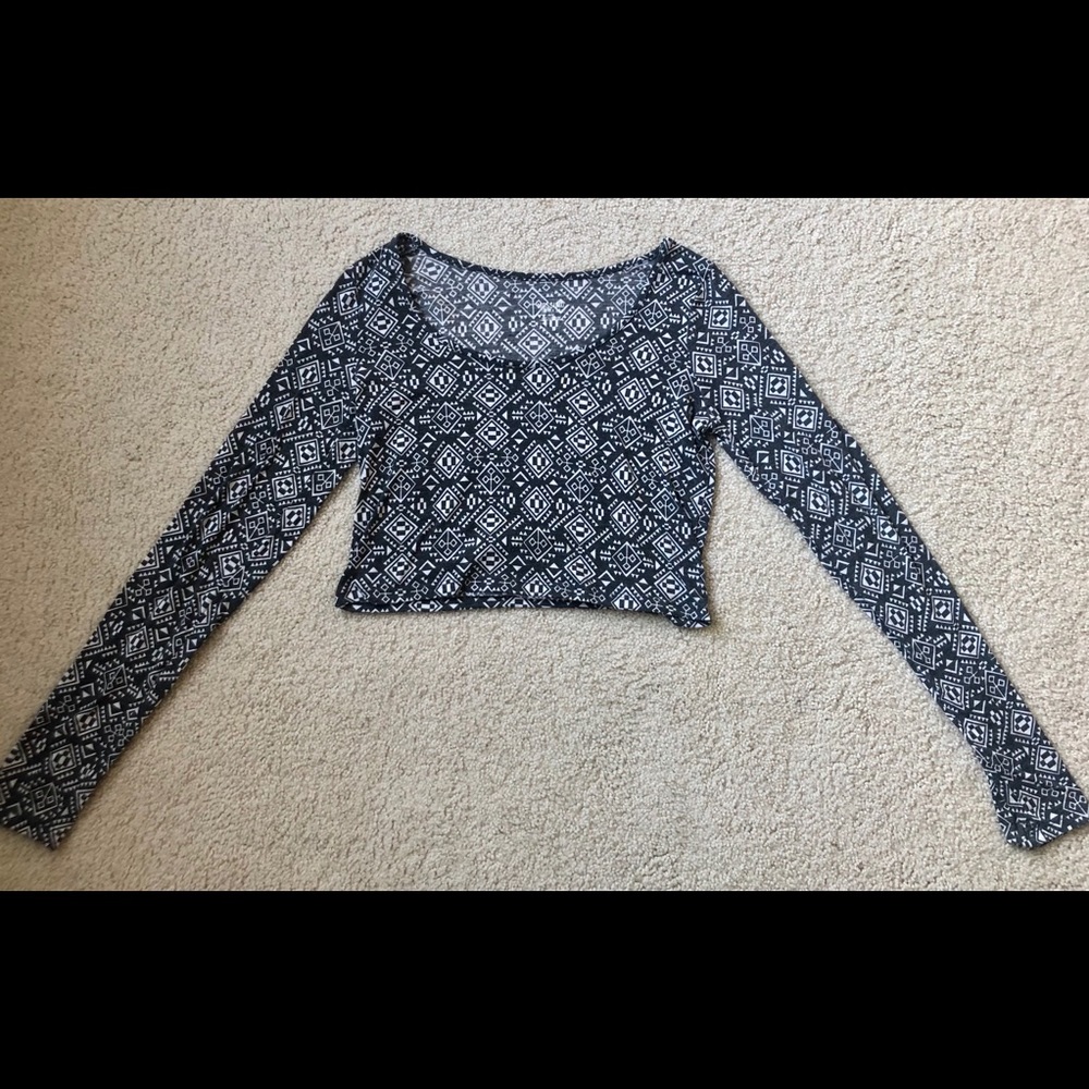 Long Sleeve Tribal Print Crop Top